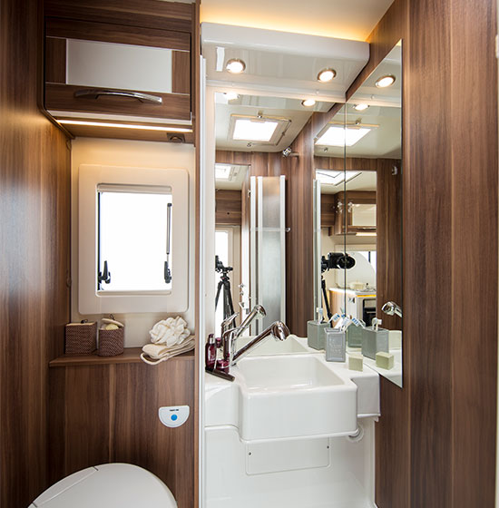 Auto-Roller 707 (2-5 berth motorhome)