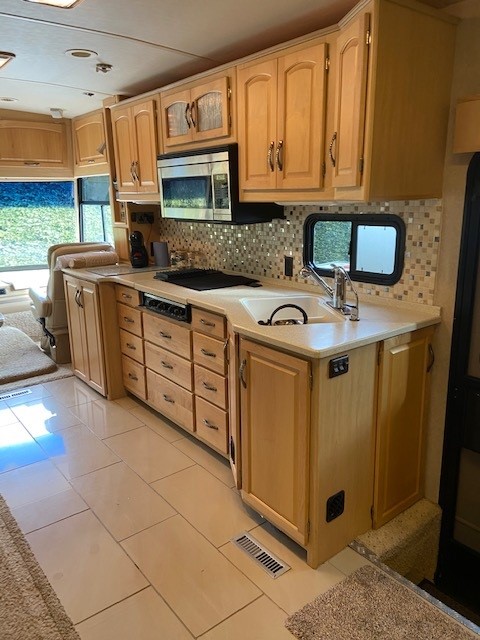 SUNCRUISER (NON DRIVE HIRE) 6 BERTH