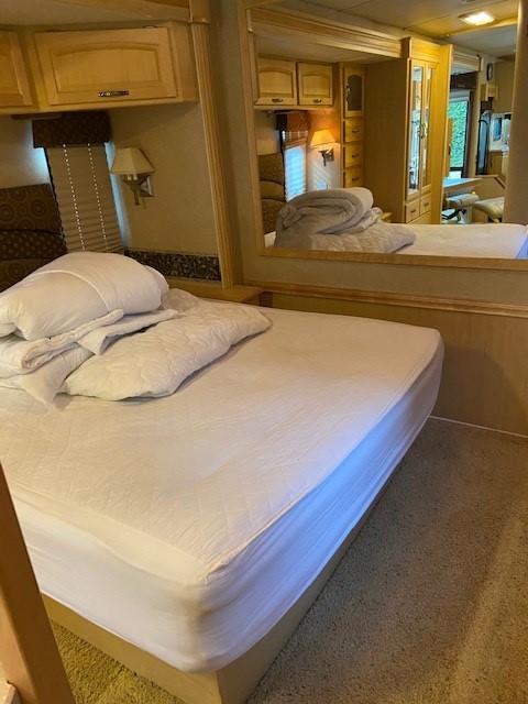 SUNCRUISER (NON DRIVE HIRE) 6 BERTH