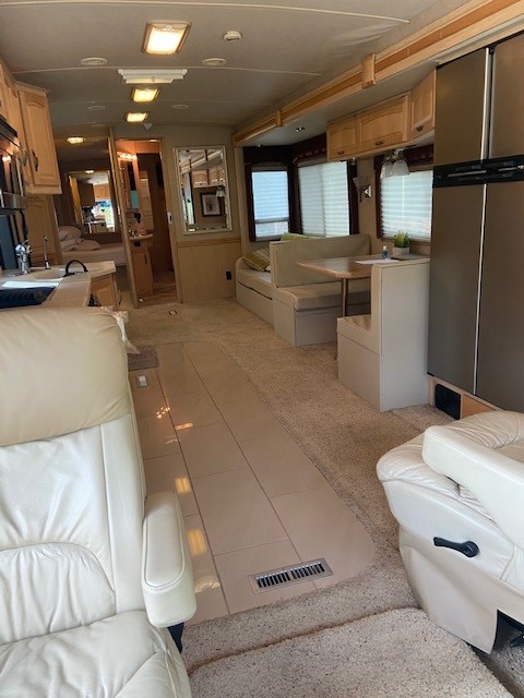 SUNCRUISER (NON DRIVE HIRE) 6 BERTH