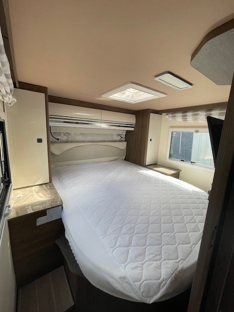 T-Line 740 (2-4 berth motorhome) 25+ TO HIRE