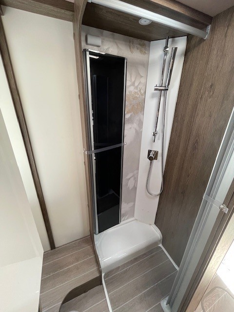 T-Line 740 (2-4 berth motorhome) 25+ TO HIRE