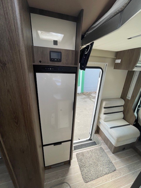T-Line 740 (2-4 berth motorhome) 25+ TO HIRE