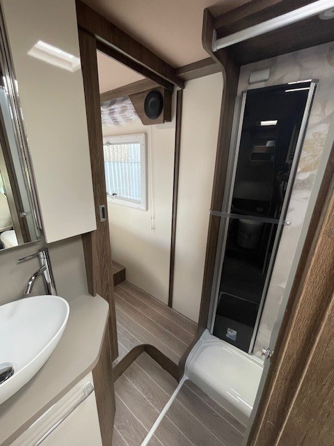 T-Line 740 (2-4 berth motorhome) 25+ TO HIRE
